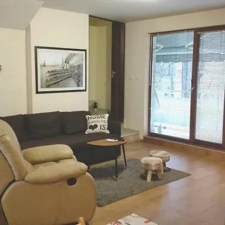 Top Center Maisonette By Maritza River 아파트