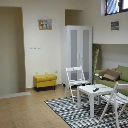 Top Center Maisonette By Maritza River
