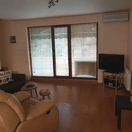 Top Center Maisonette By Maritza River *
