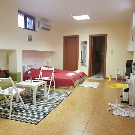 Top Center Maisonette By Maritza River 플로브디프